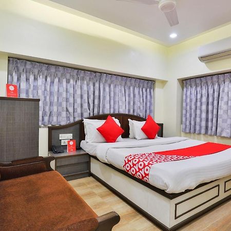 Oyo 17117 Hotel Rainbow Vadodara Bagian luar foto