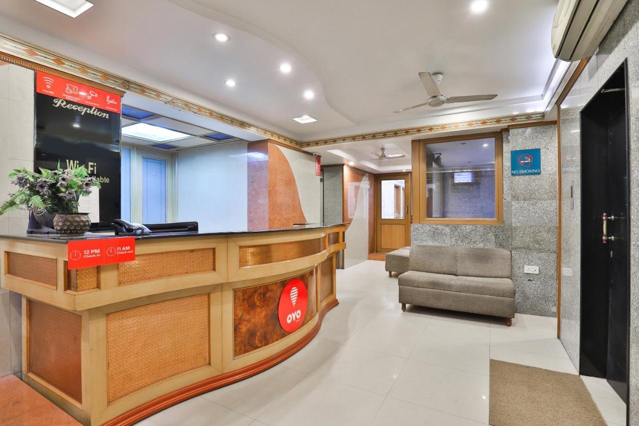 Oyo 17117 Hotel Rainbow Vadodara Bagian luar foto